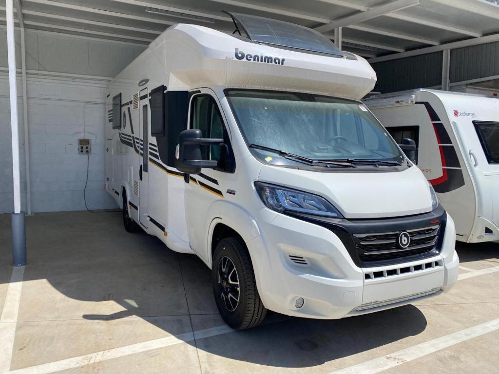 Magnifica Autocaravana Adria Matrix Axess 670Sl Granada Exterior foto